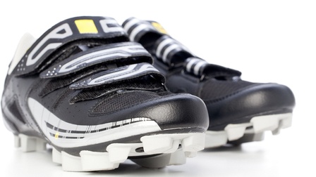 6 Best Cycling Shoes For Narrow Feet of 2026